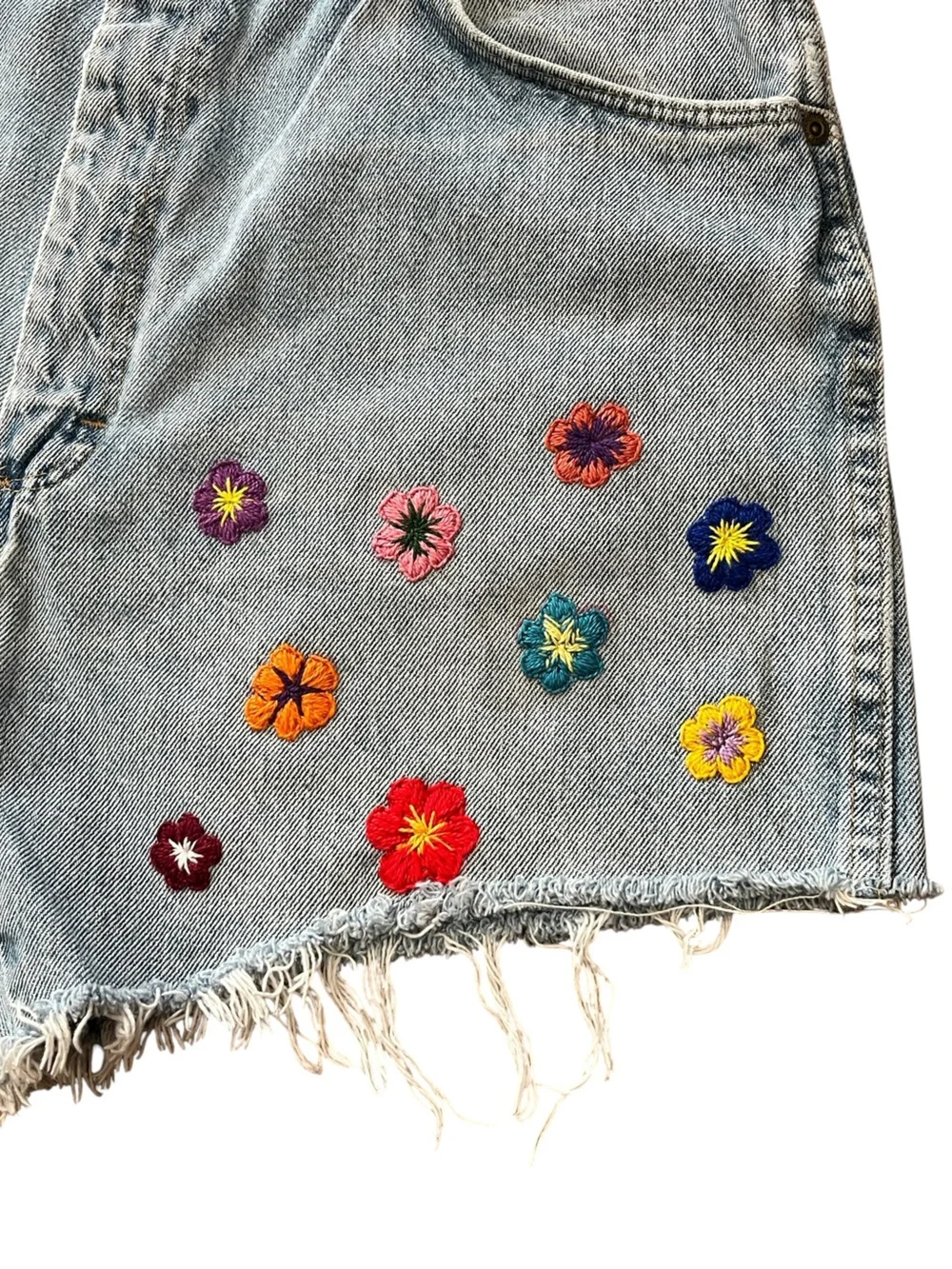 Hand embroidered grunge cut off Wrangler faded denim shorts-XL - Picture 4 of 9